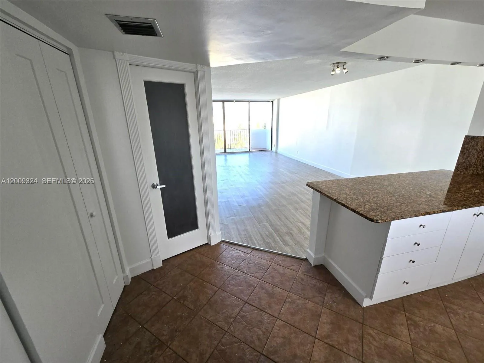 3703 NE 166th St # 609, North Miami Beach FL 33160