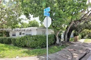 190 NE 90th St # 2, El Portal FL 33138