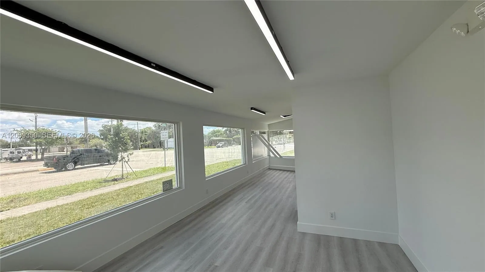 7061 Taft St, Hollywood FL 33024