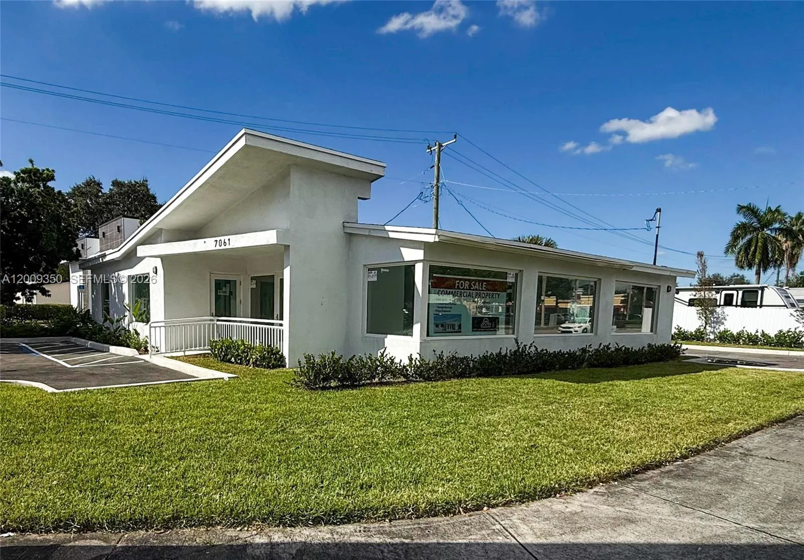 7061 Taft St, Hollywood FL 33024