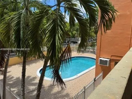 1821 NE 168th St # B3, North Miami Beach FL 33162