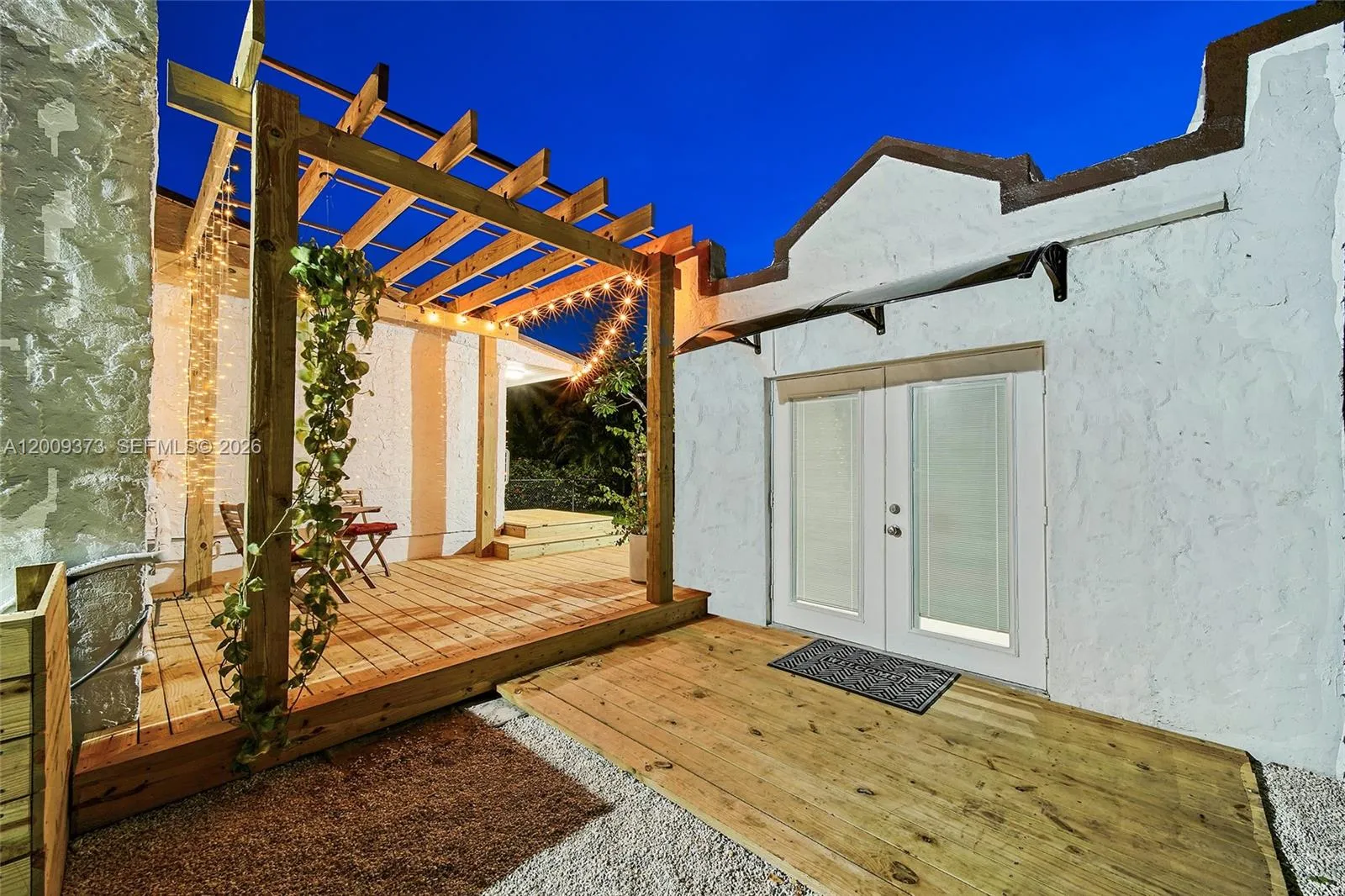 1925 SW 23rd St, Miami FL 33145