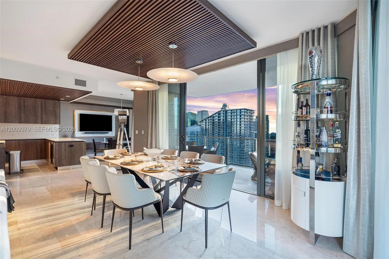 88 SW 7th St # 3801, Miami FL 33130