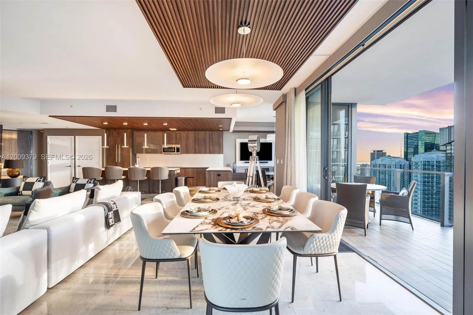 88 SW 7th St # 3801, Miami FL 33130