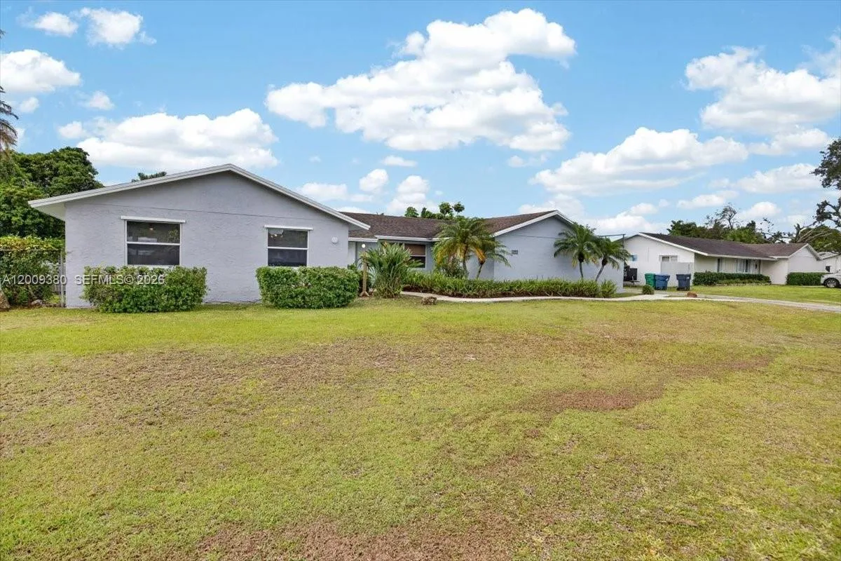 16040 SW 283rd St, Homestead FL 33033