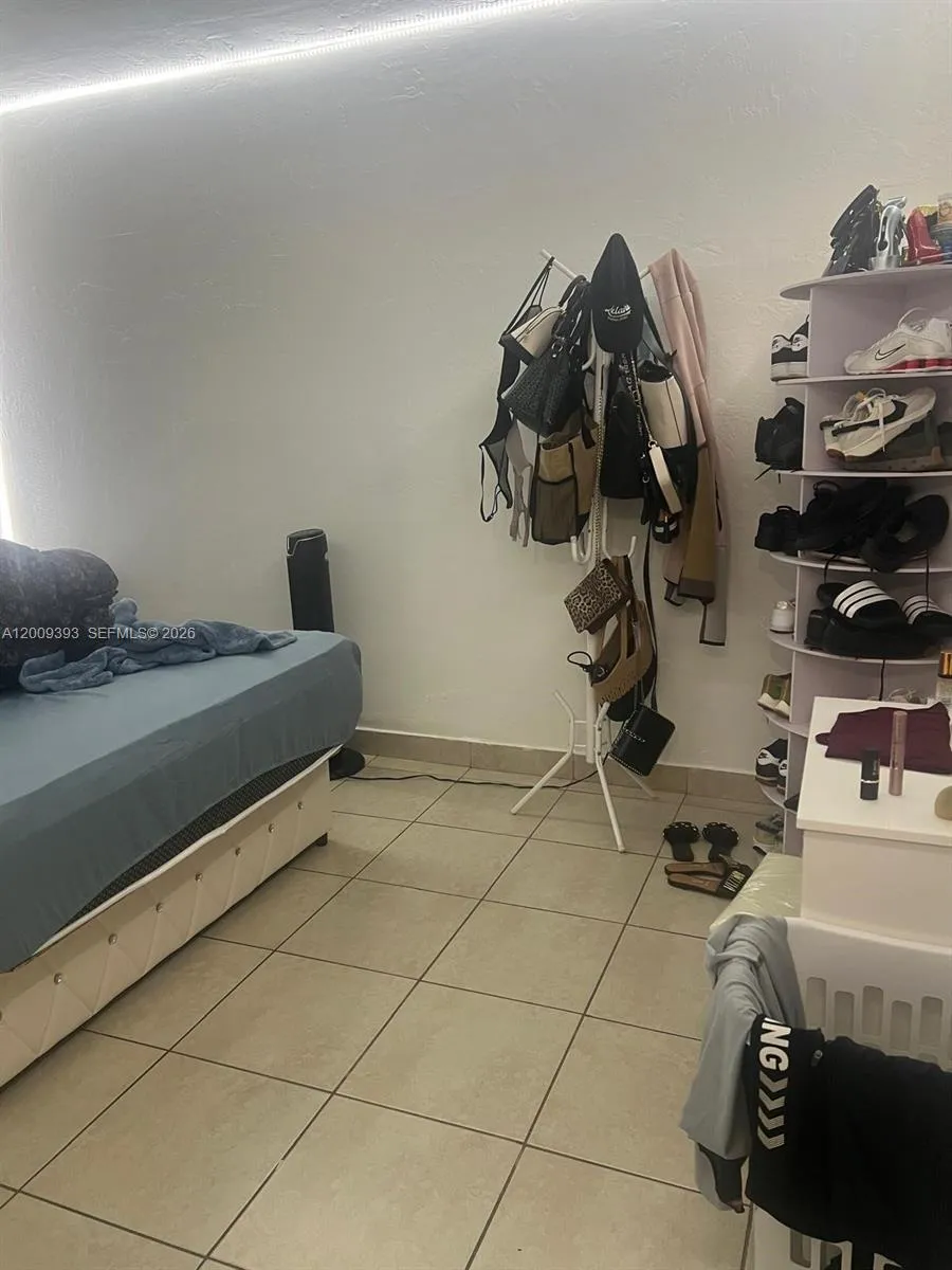 1245 W 24th St # 121, Hialeah FL 33010