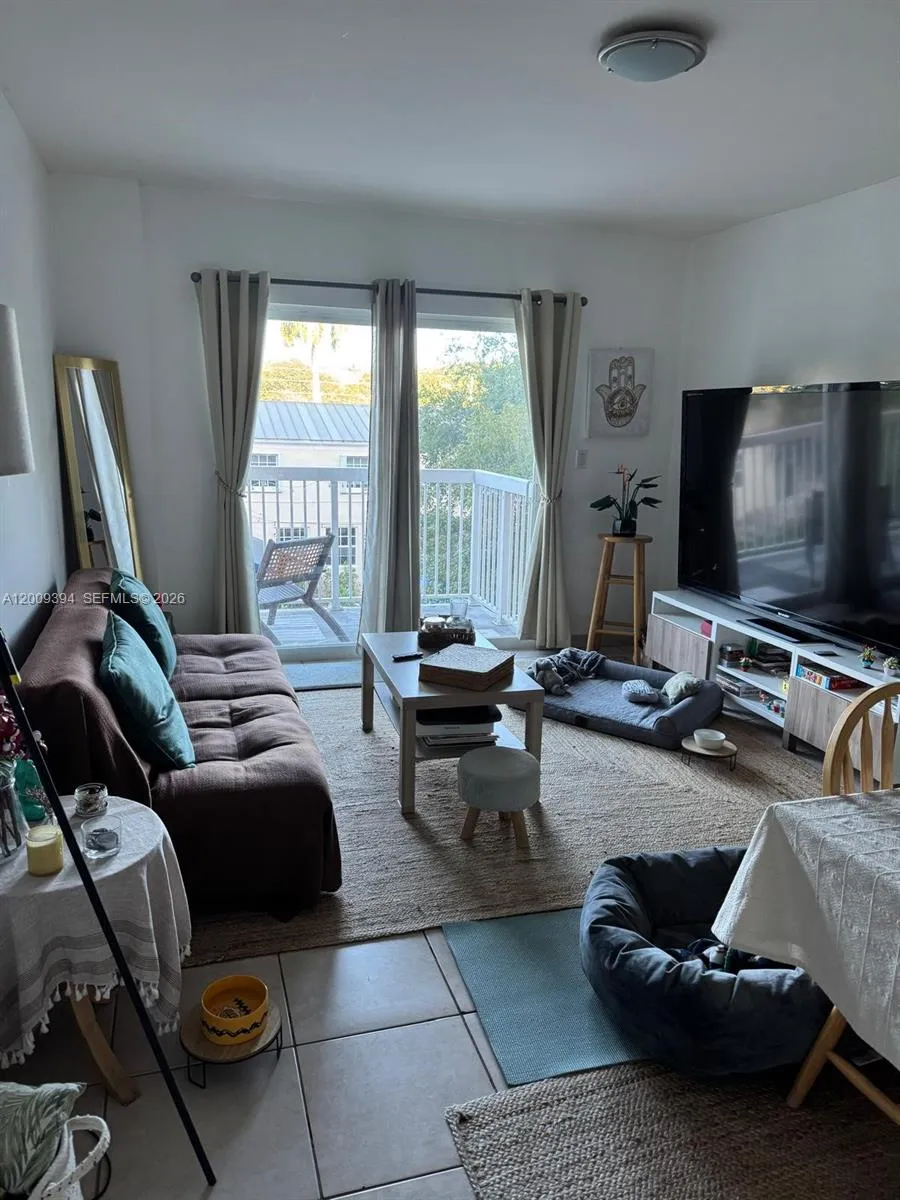 2740 SW 28th Ter # 305, Miami FL 33133