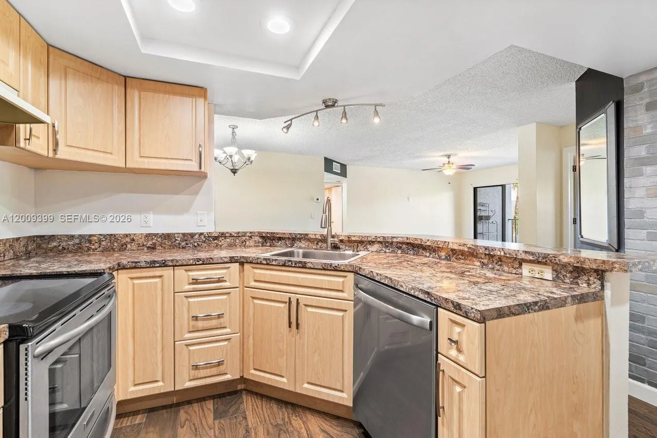 9088 W Atlantic Blvd # 527, Coral Springs FL 33071