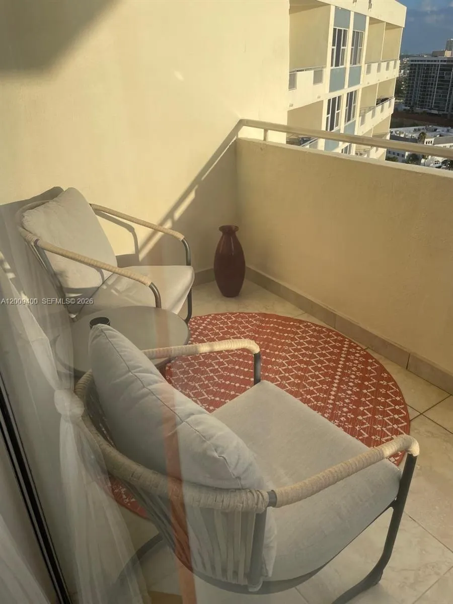 3180 S Ocean Dr # 1705, Hallandale Beach FL 33009