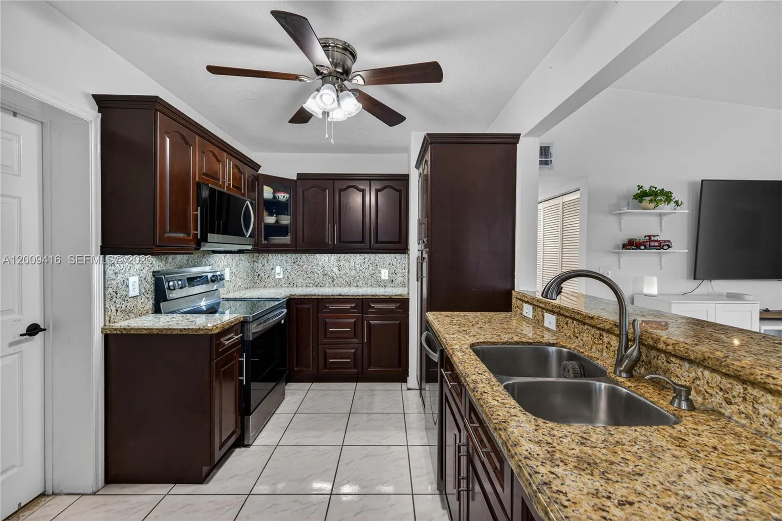 211 S 57th Way, Hollywood FL 33023