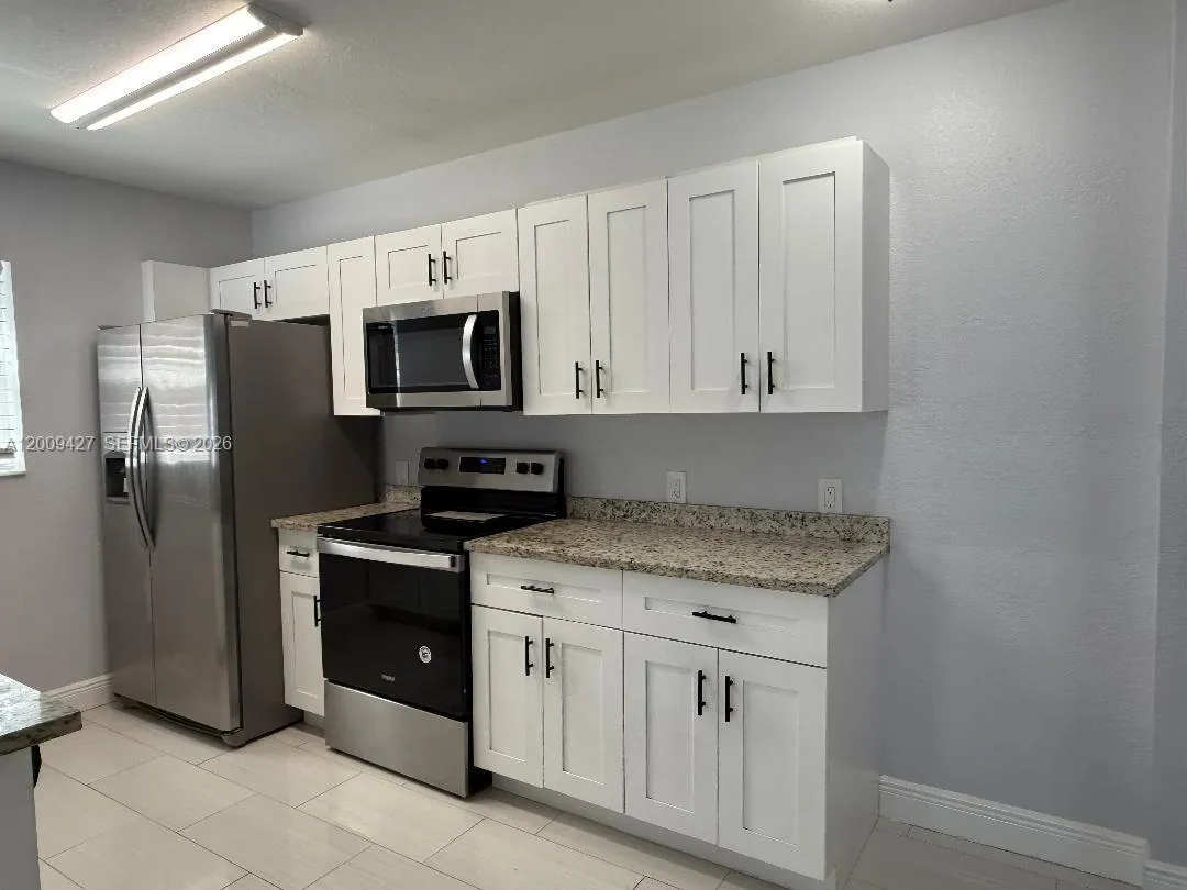 2713 NW 6th St, Pompano Beach FL 33069