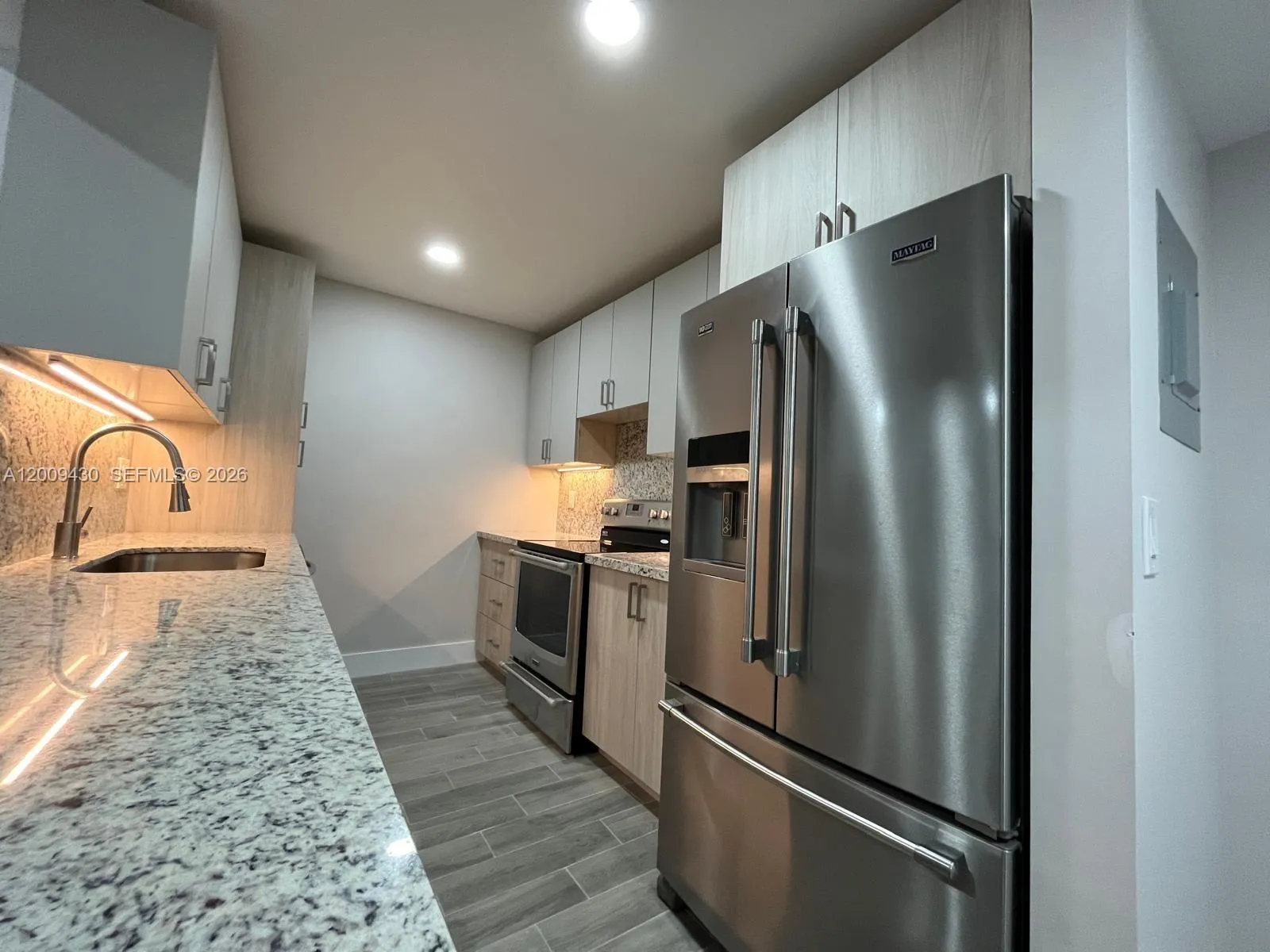 8425 NW 8th St # 303, Miami FL 33126