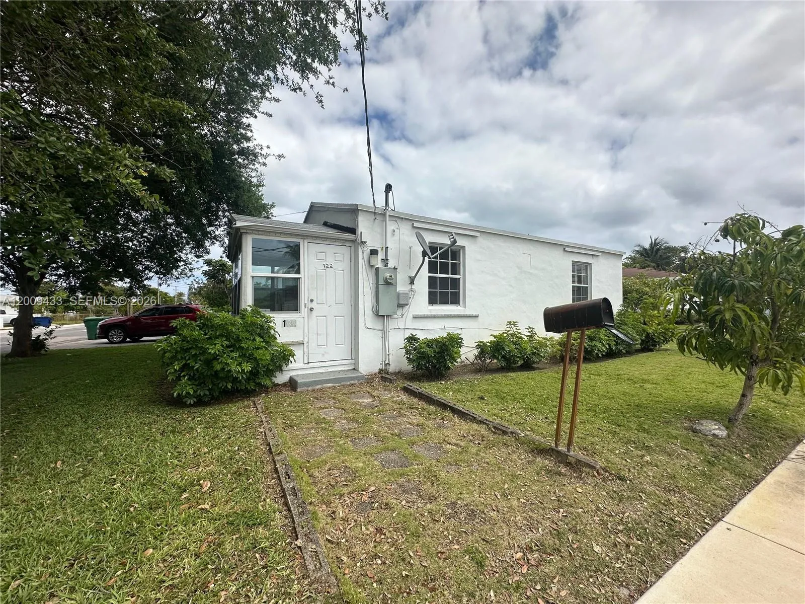 122 NE 2 Ave, Hallandale Beach FL 33009