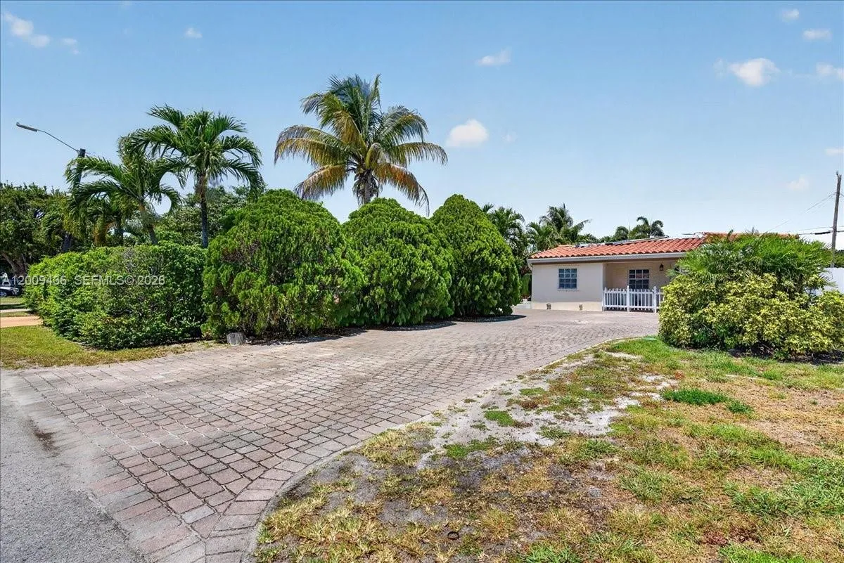 1171 NE 182nd St, North Miami Beach FL 33162