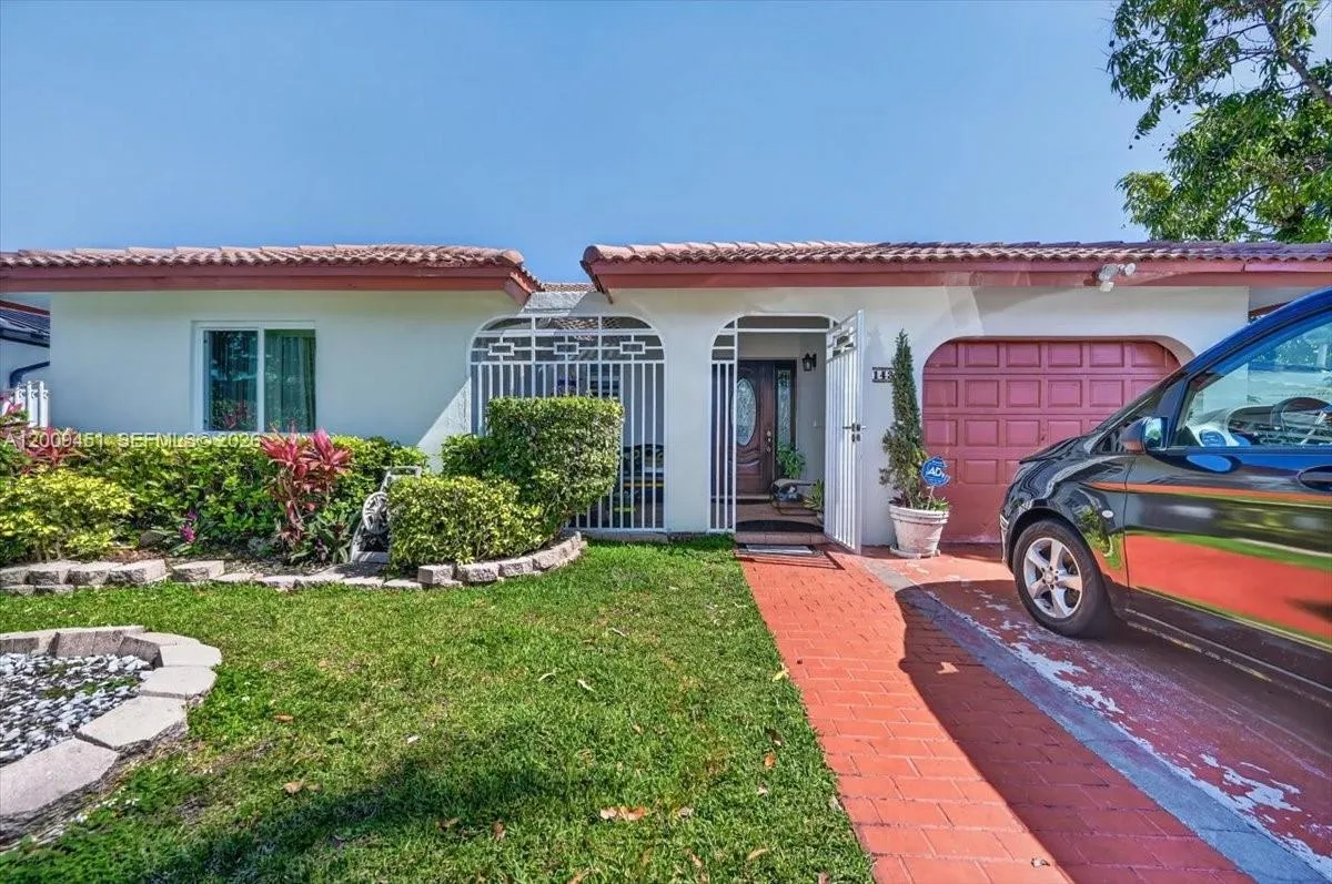 14313 SW 100th Ln, Miami FL 33186