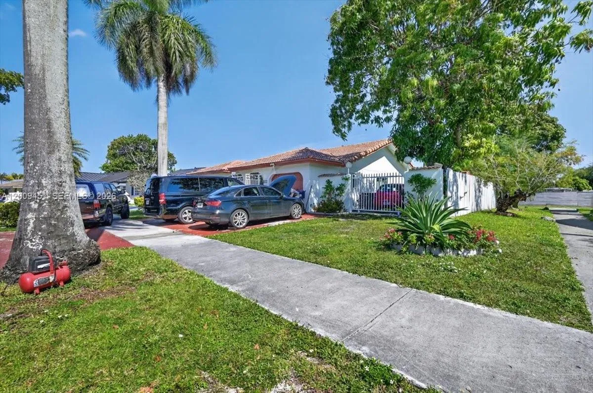 14313 SW 100th Ln, Miami FL 33186