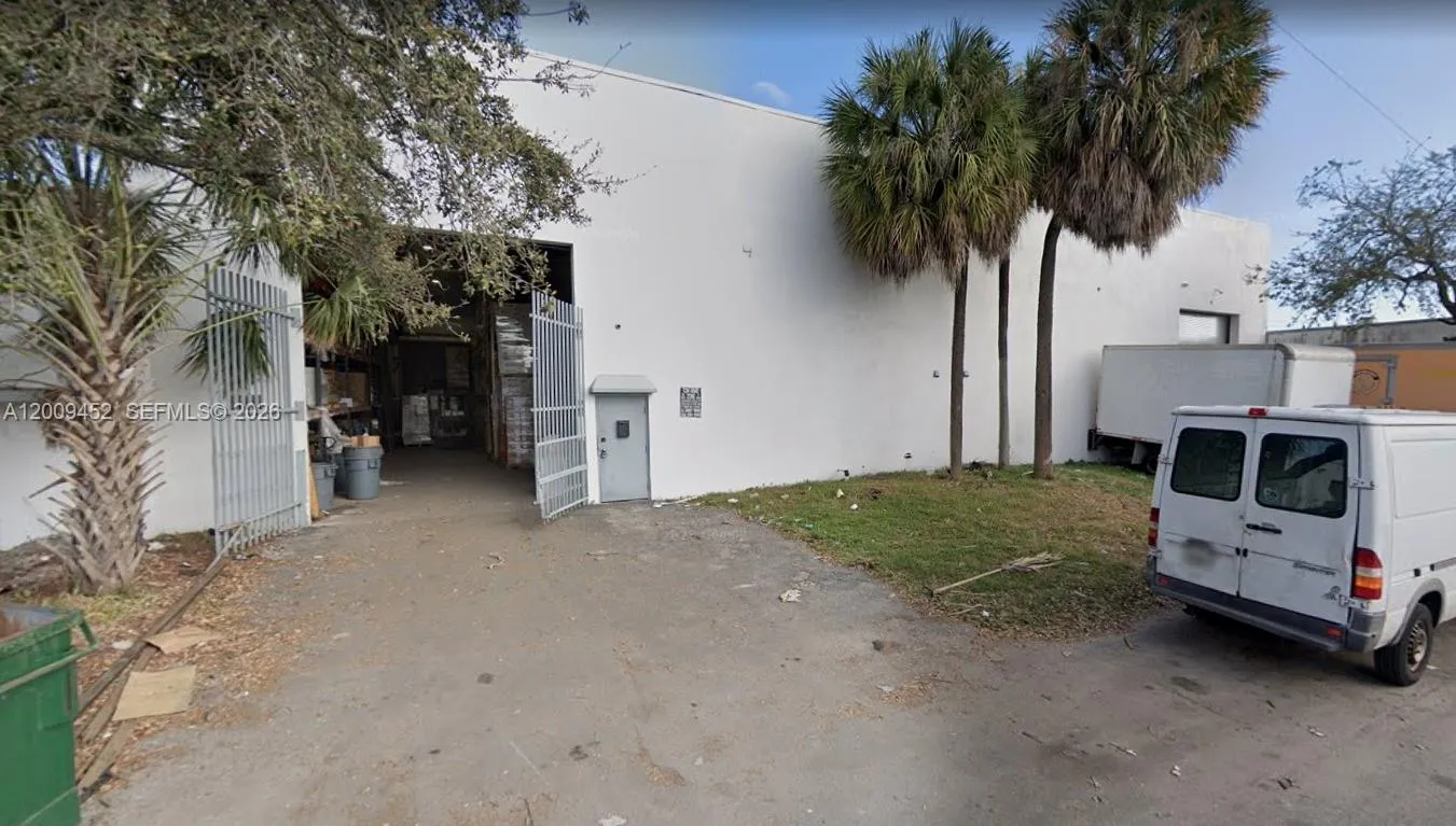 for sale at 806 NW 8th Ave, Fort Lauderdale FL 33311
