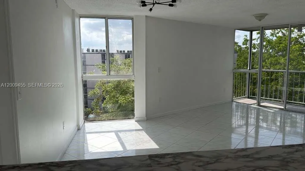 6995 NW 186th St # E507, Hialeah FL 33015