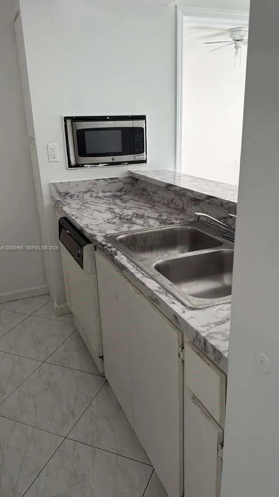 6995 NW 186th St # E507, Hialeah FL 33015