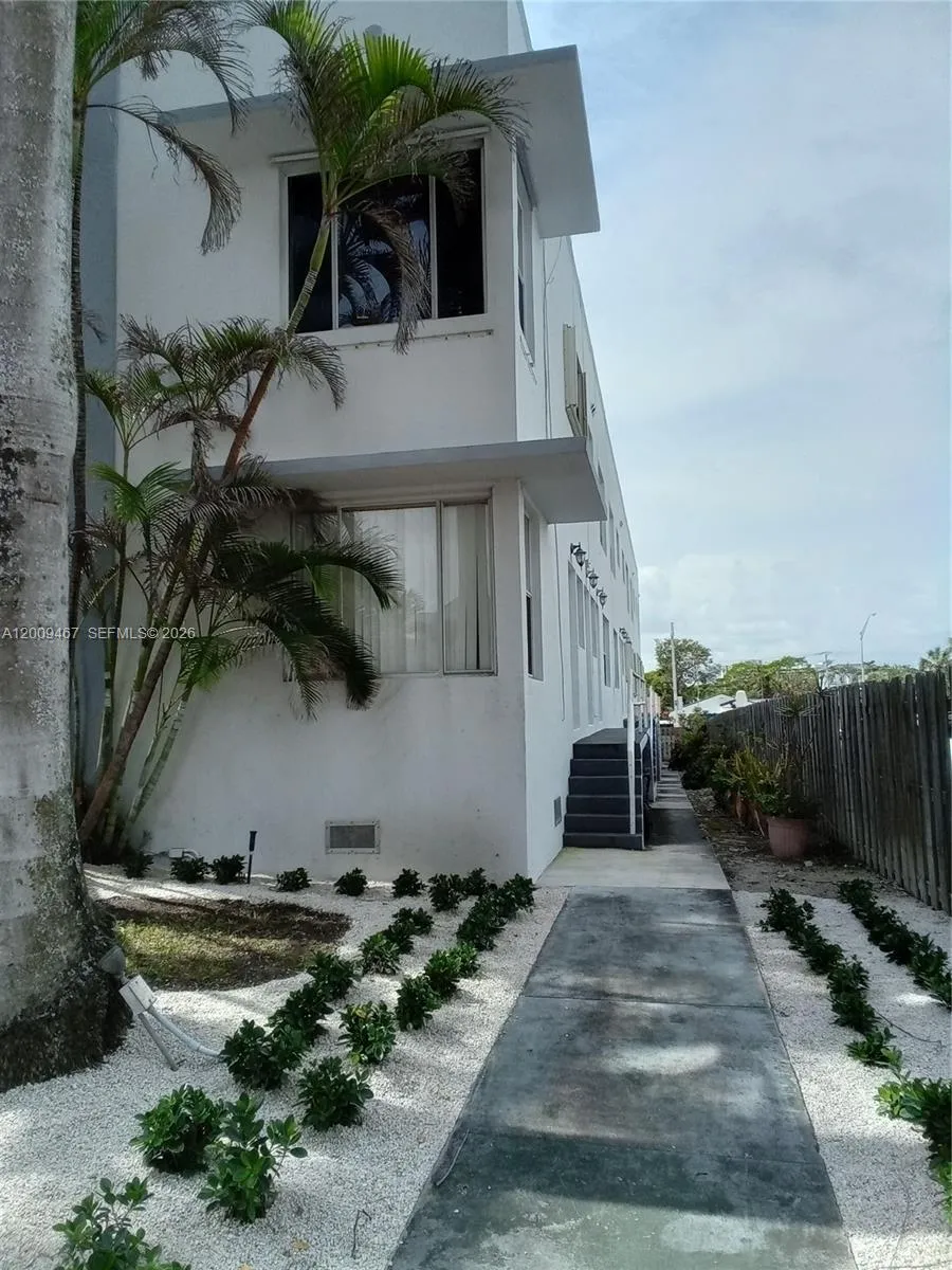 9248 Collins Ave # 105, Surfside FL 33154