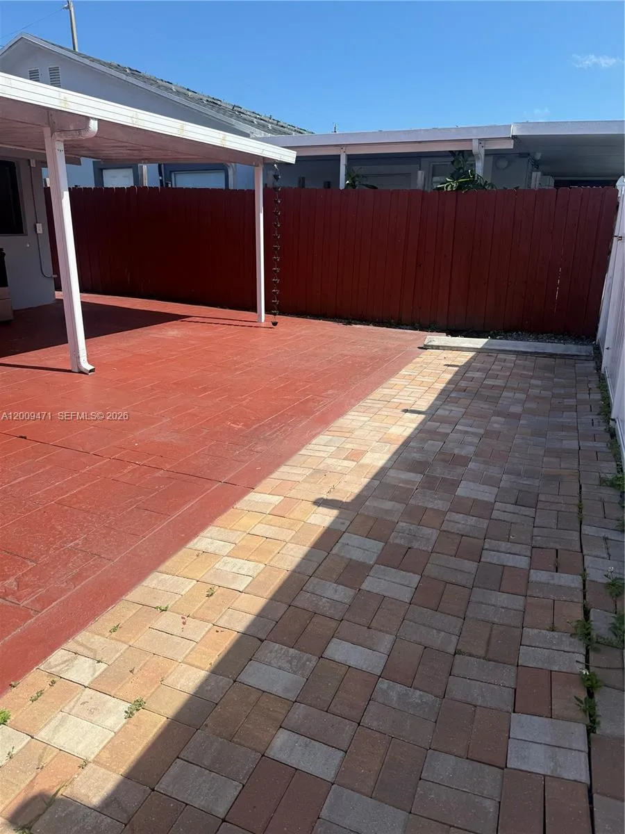 3690 west 8  ave # c, Hialeah FL 33012