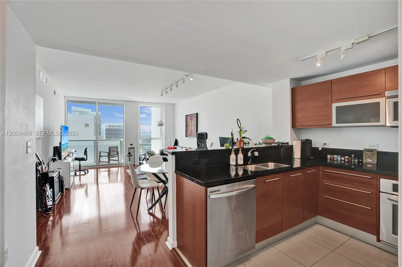 253 NE 2nd St # 3304, Miami FL 33132