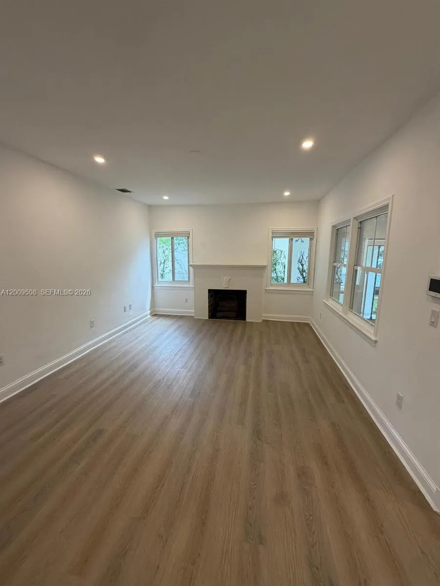 533 Minorca Ave, Coral Gables FL 33134