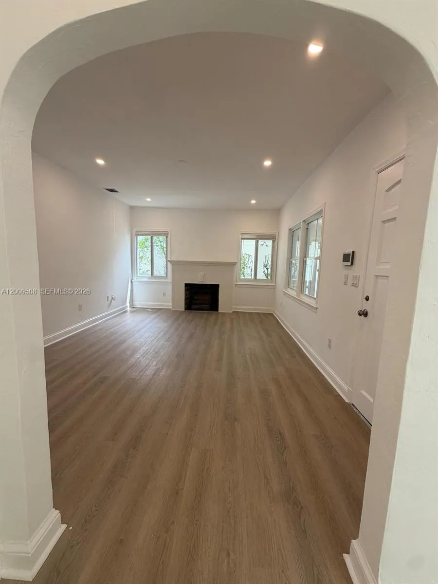 533 Minorca Ave, Coral Gables FL 33134