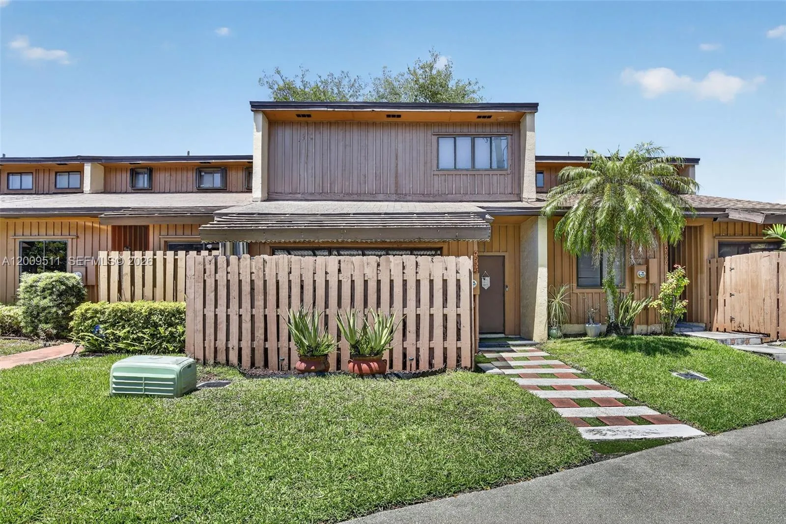 4283 S Pine Island Rd, Davie FL 33328