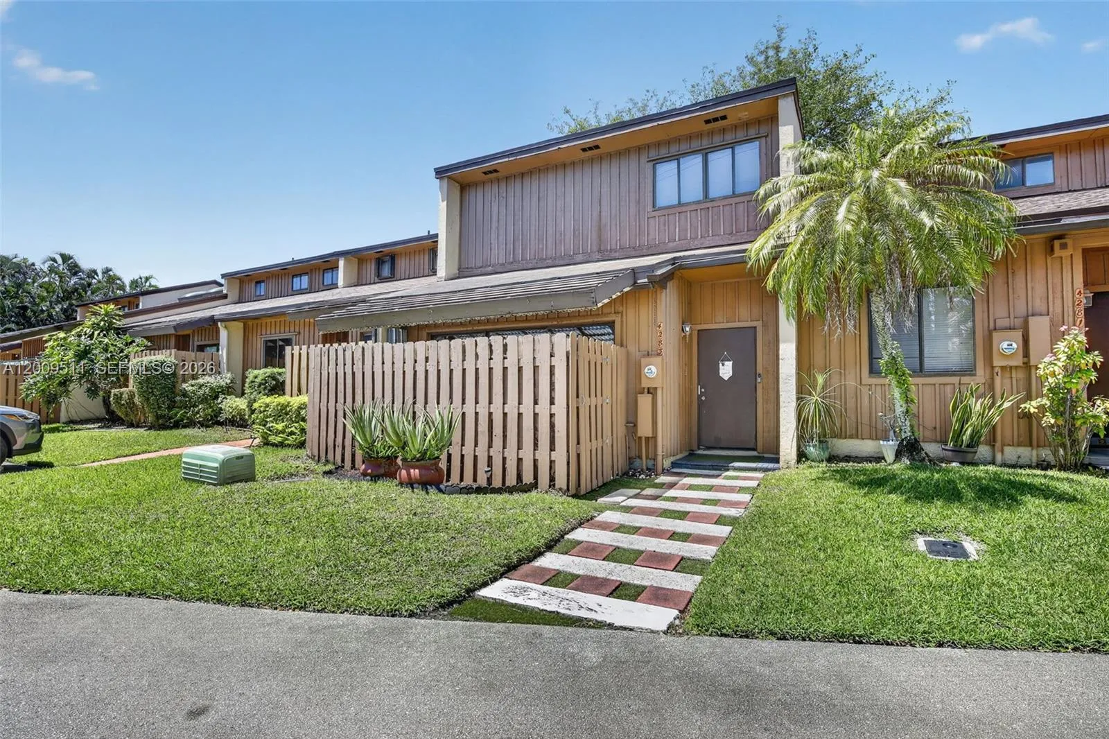 4283 S Pine Island Rd, Davie FL 33328