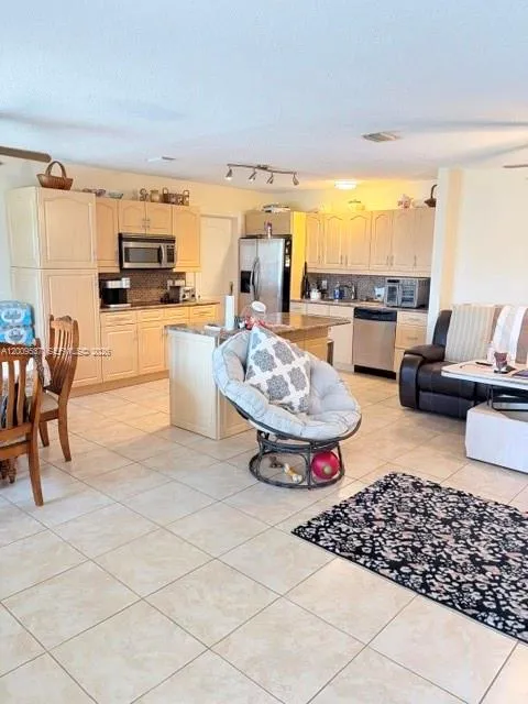 1121 NW 86th Ter, Pembroke Pines FL 33024