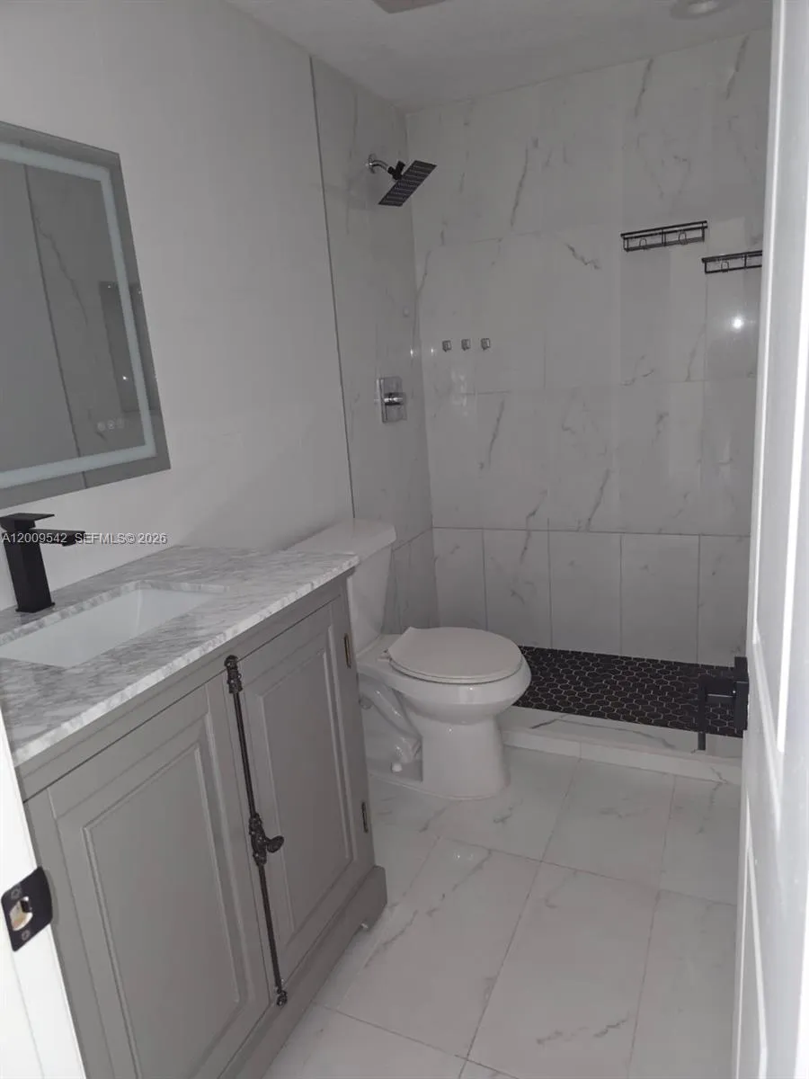 2186 W 60th St # 20208, Hialeah FL 33016