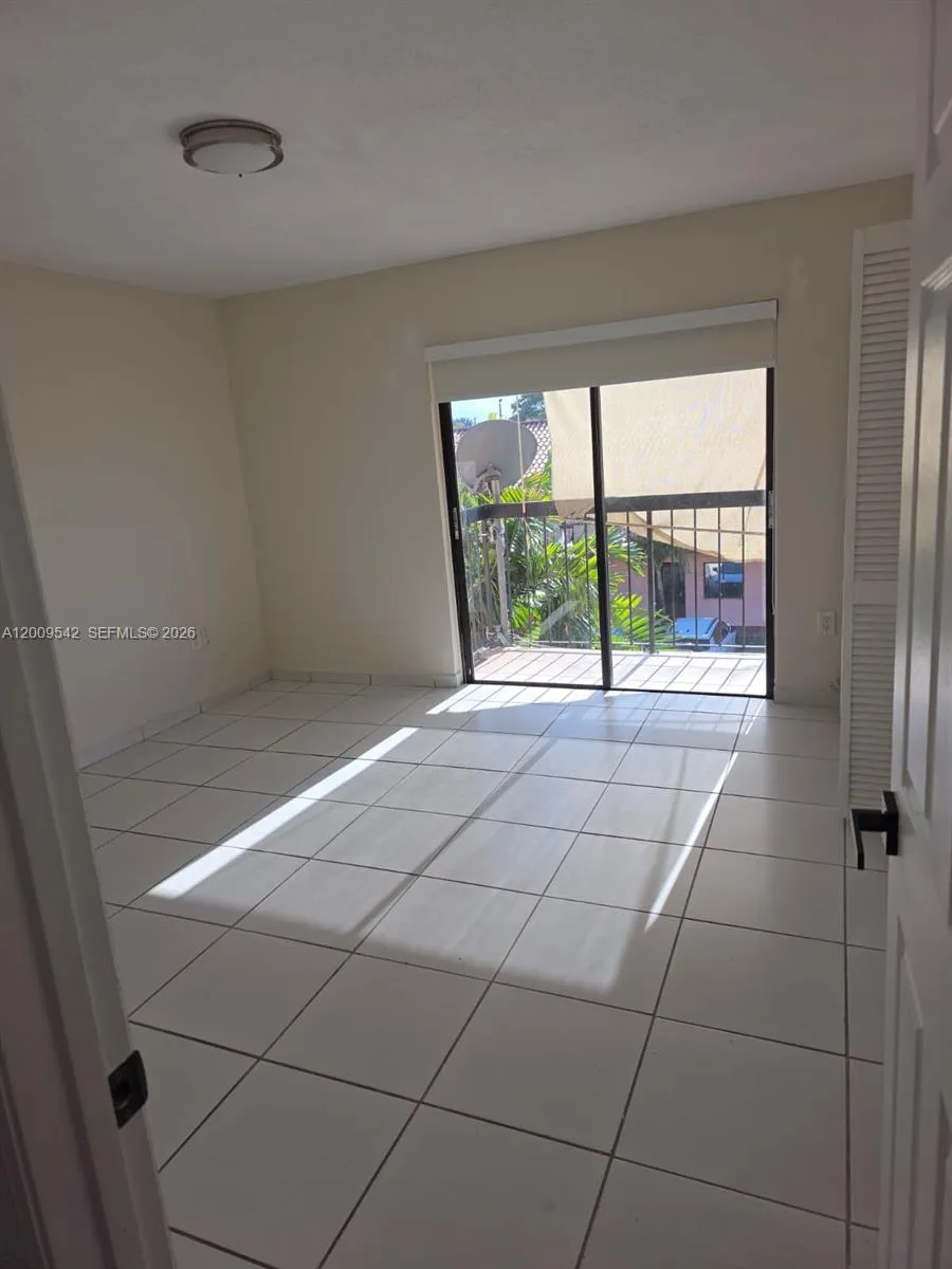 2186 W 60th St # 20208, Hialeah FL 33016