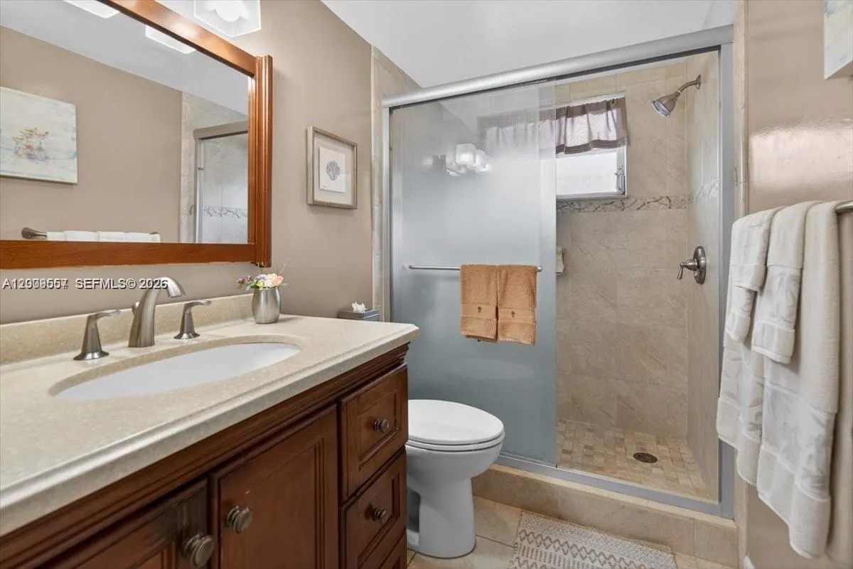 180 NE 12th Ave # 15B, Hallandale Beach FL 33009