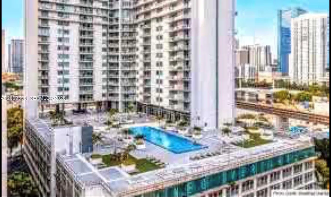 690 SW 1st Ct, Miami FL 33130