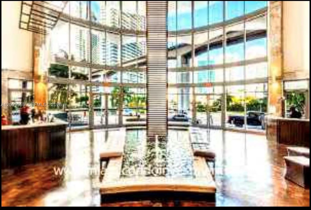 690 SW 1st Ct, Miami FL 33130