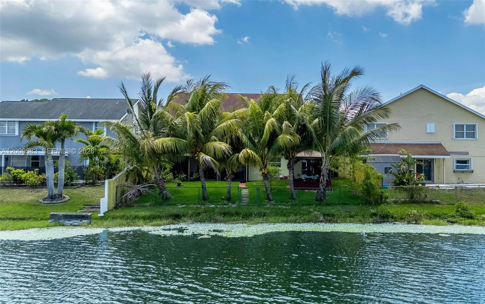 1001 SW 100th Ter, Pembroke Pines FL 33025