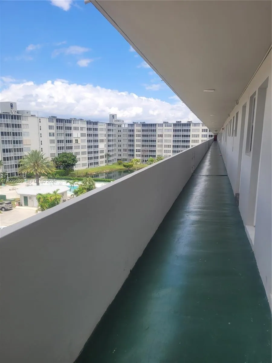 1780 NE 191st St # 2, Miami FL 33179