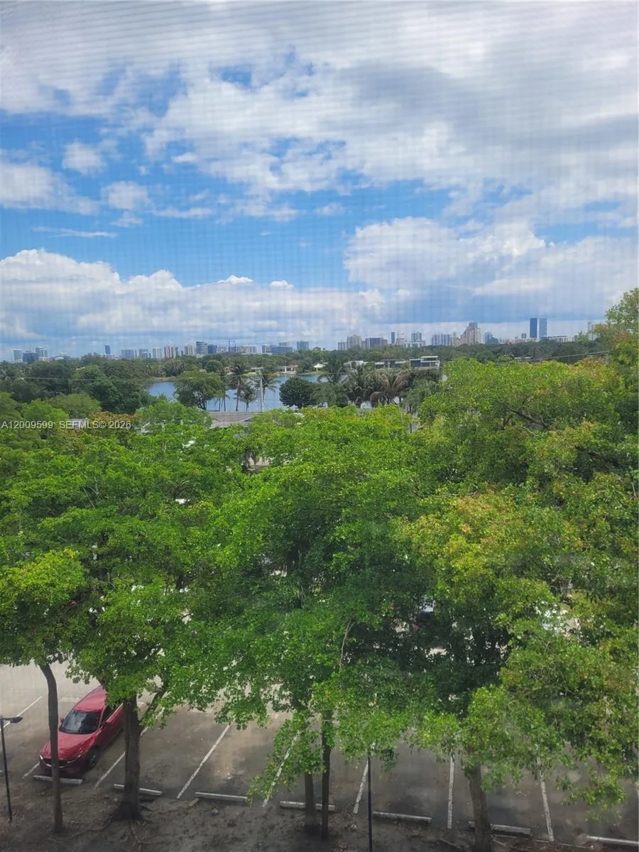 1780 NE 191st St # 2, Miami FL 33179