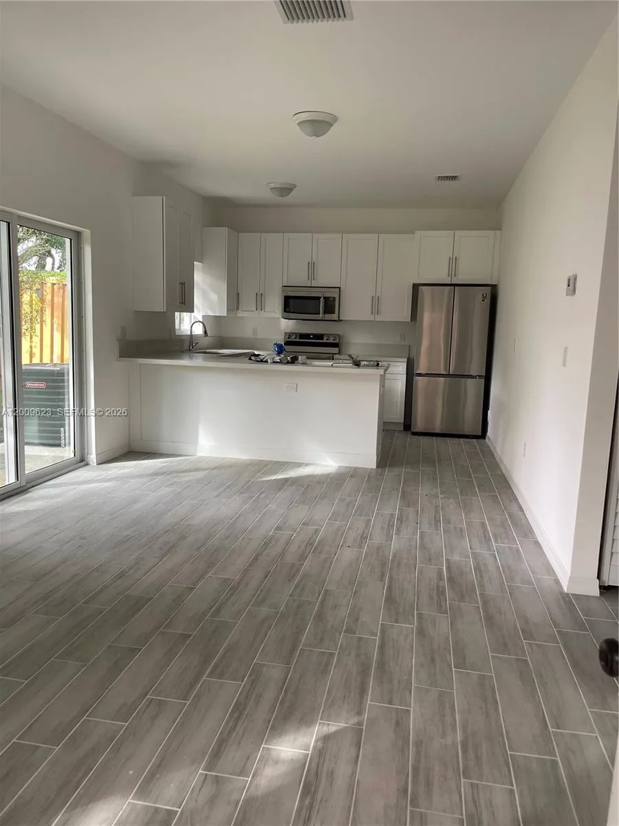 920 NW 81st St, Miami FL 33150