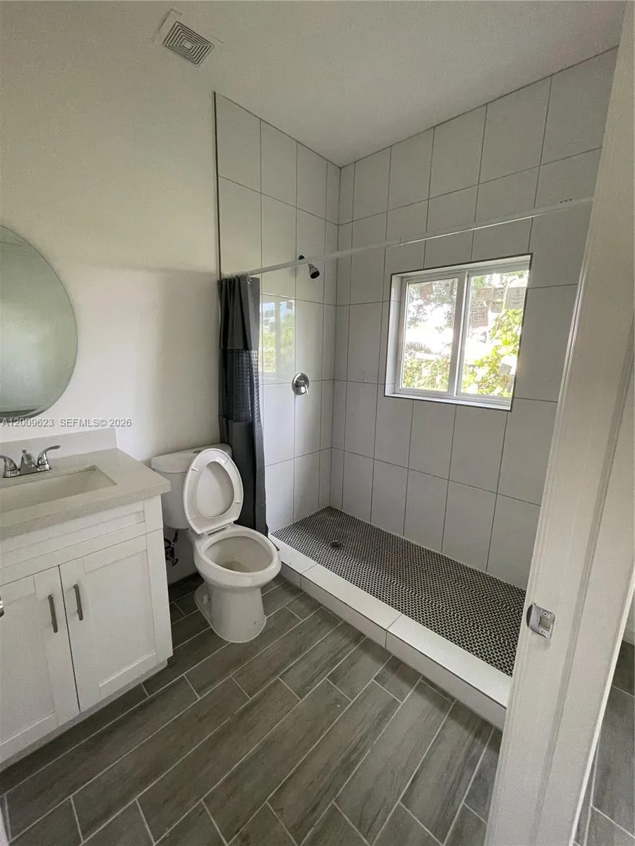 920 NW 81st St, Miami FL 33150