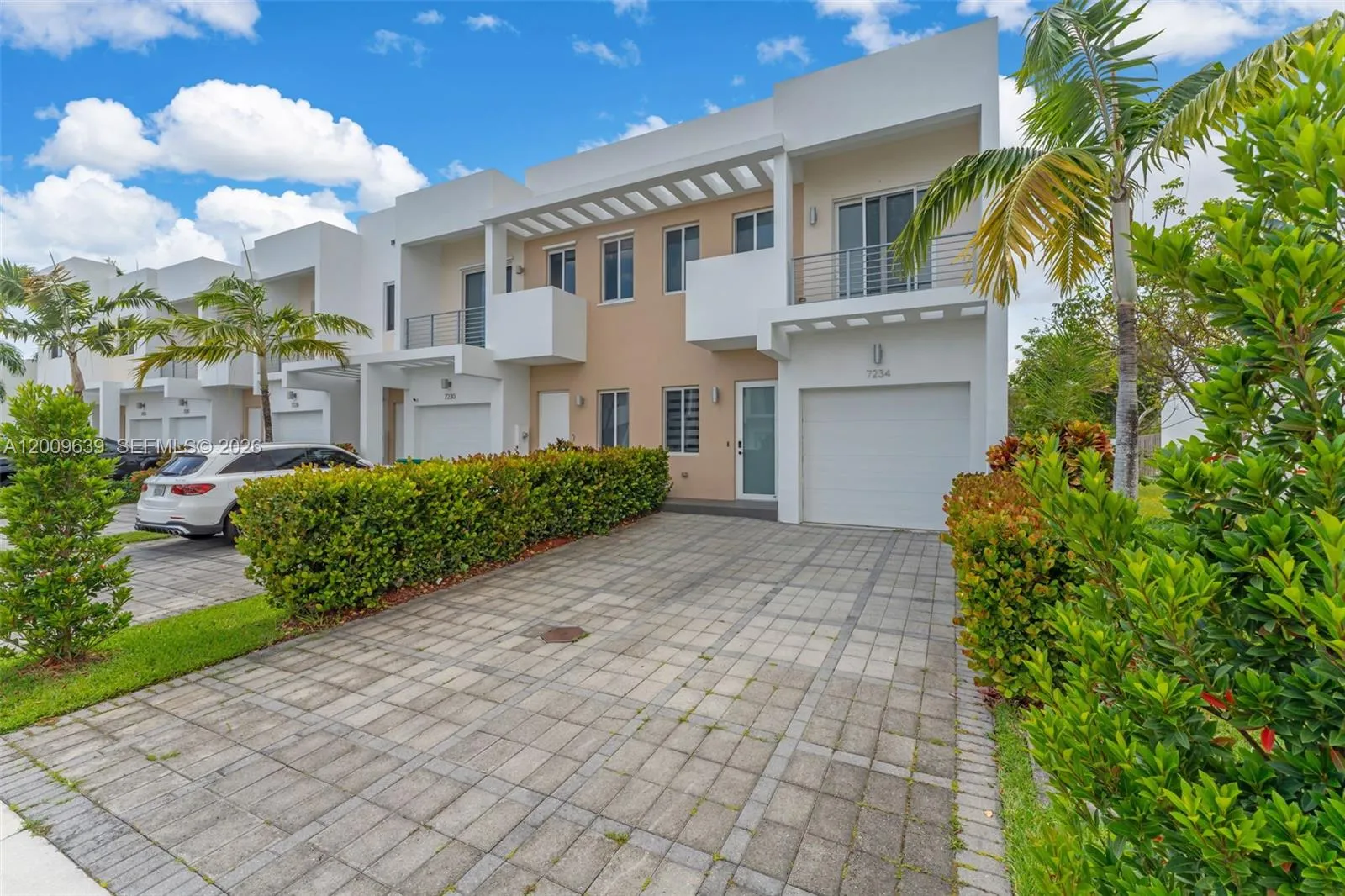 7234 NW 103rd Path, Doral FL 33178