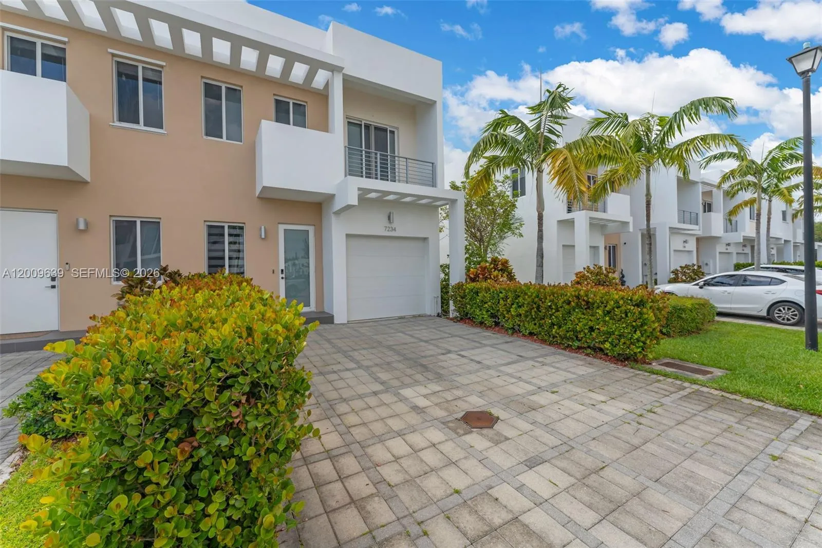 7234 NW 103rd Path, Doral FL 33178