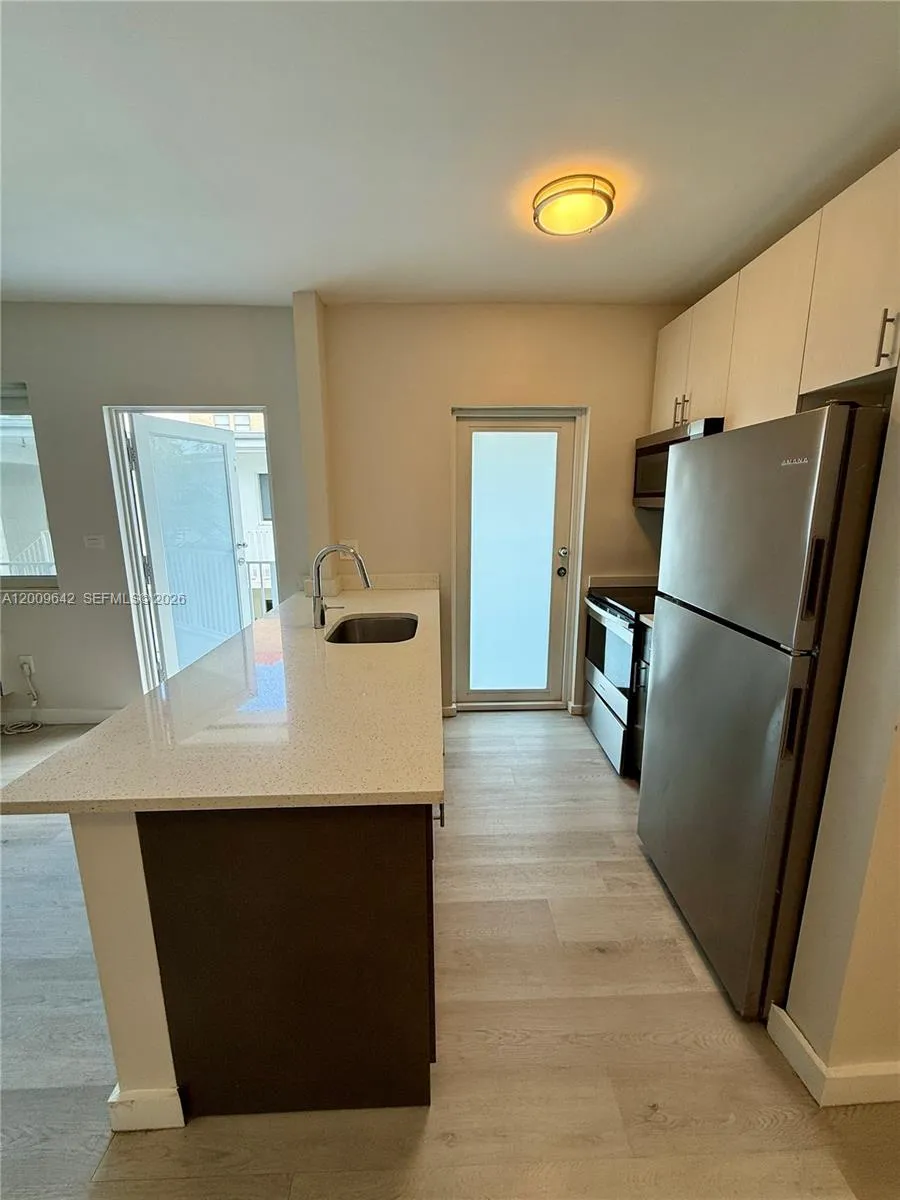 1525 Michigan Ave # 8, Miami Beach FL 33139