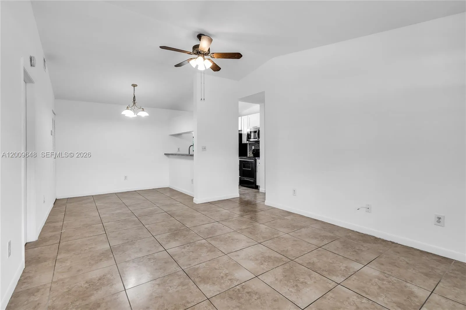 18206 Mediterranean Blvd # 21, Hialeah FL 33015