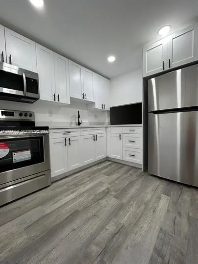 8875 Fontainebleau Blvd # 201, Miami FL 33172