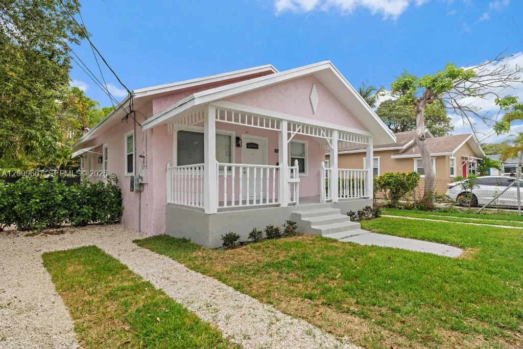 3759 Florida Ave, Coconut Grove FL 33133
