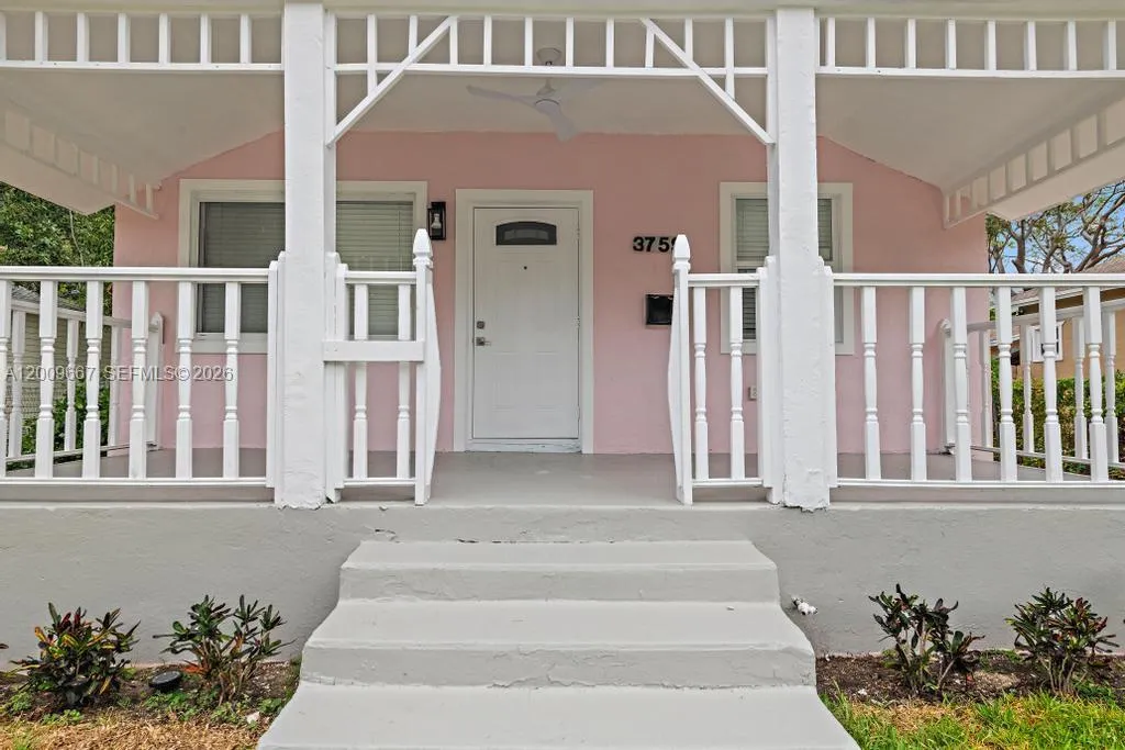 3759 Florida Ave, Coconut Grove FL 33133