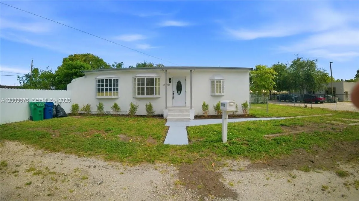 10200 NW 21st Ct, Miami FL 33147
