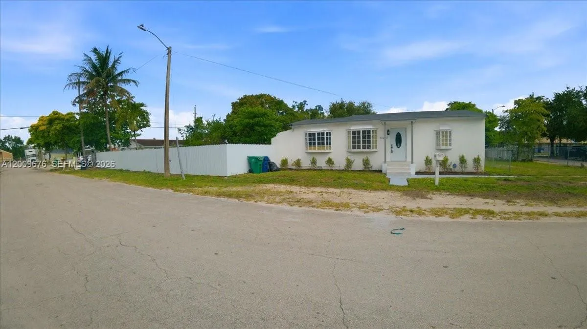 10200 NW 21st Ct, Miami FL 33147